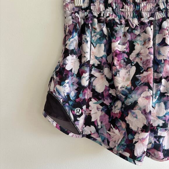 Lululemon Hotty Hot II *2.5" Shorts Utopia Multi / Deep Phantom 6 - Picture 5 of 6